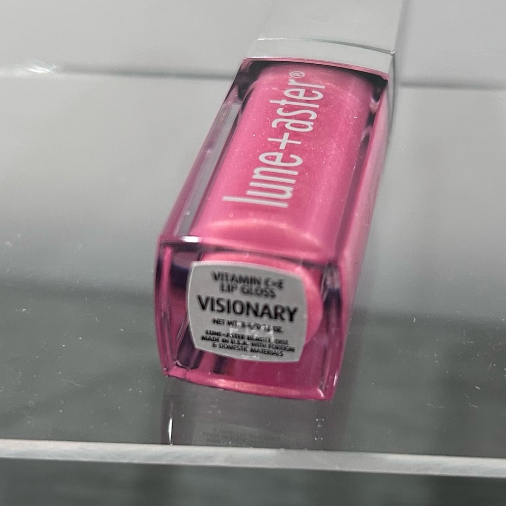 Lune & aster Pink Shimmer Lip Gloss- Visionary with Vitamin C & E - Picture 2 of 2